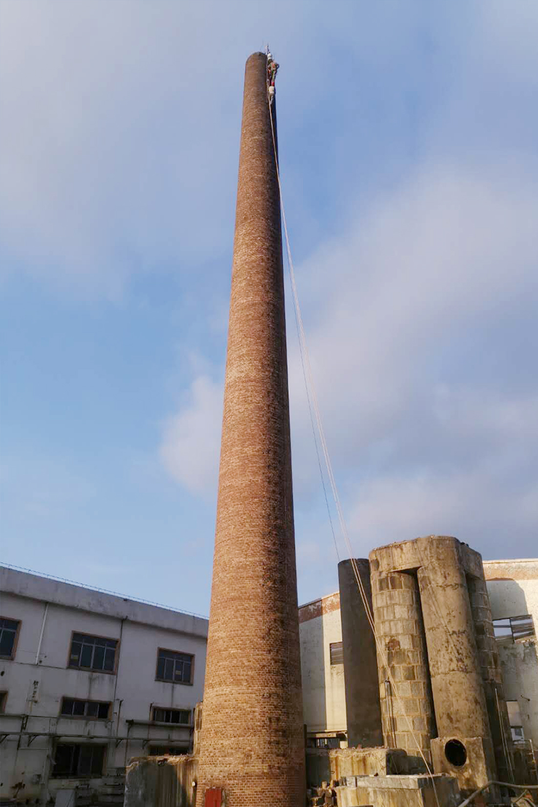 新郑砖烟囱新建,100米新建水泥烟囱