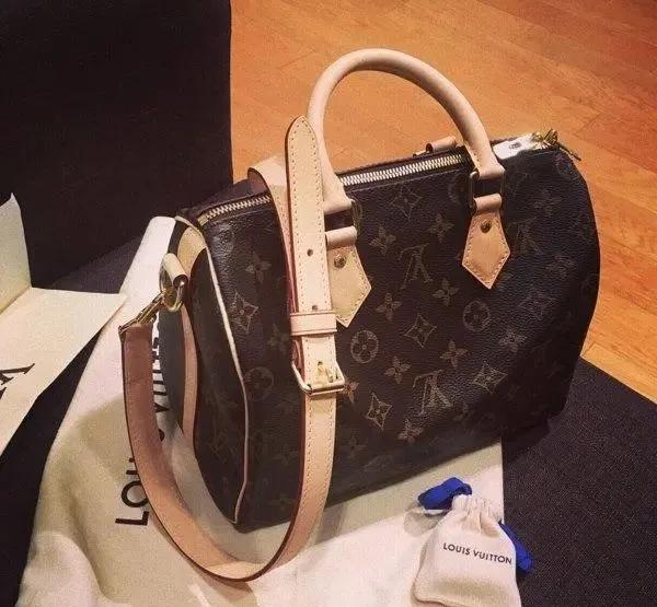 lv最新印花款包包,lv路易威登男士包包斜挎包印花