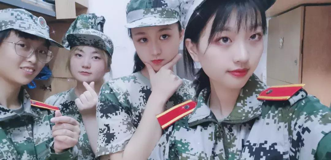 你跟你室友关系怎么样,你和室友相处得怎么样的英语