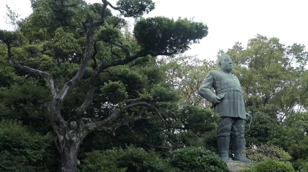 枪炮与玫瑰——明治维新以来的日军军国主义之路