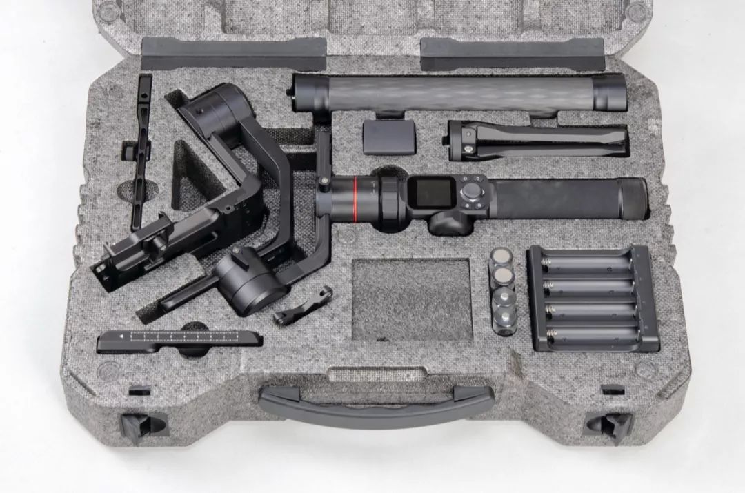飞宇ak4000与4500对比,飞宇Ak4000稳定器相机连接