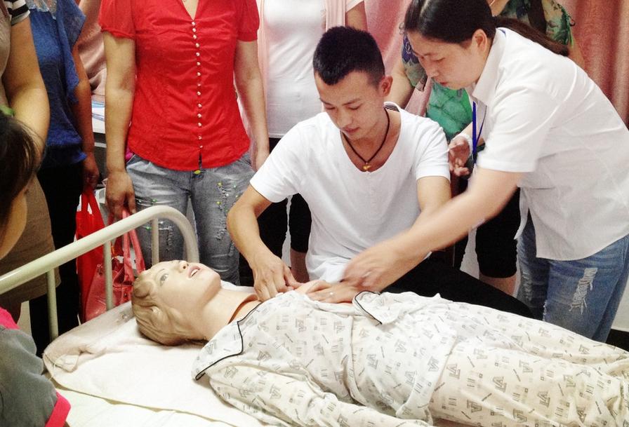 男催奶师心态,男催奶师月薪2万元