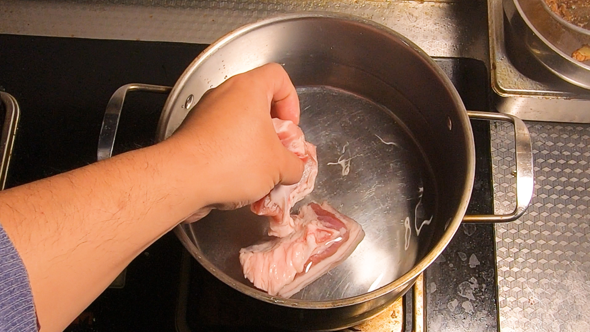 做腐乳为什么不能有油,做腐乳时不放红曲