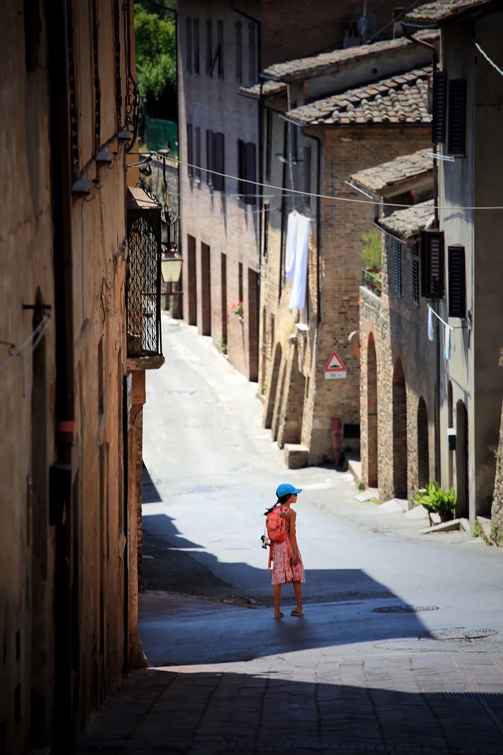 意大利最好的葡萄酒小镇,意大利马纳罗拉小镇盛产葡萄酒