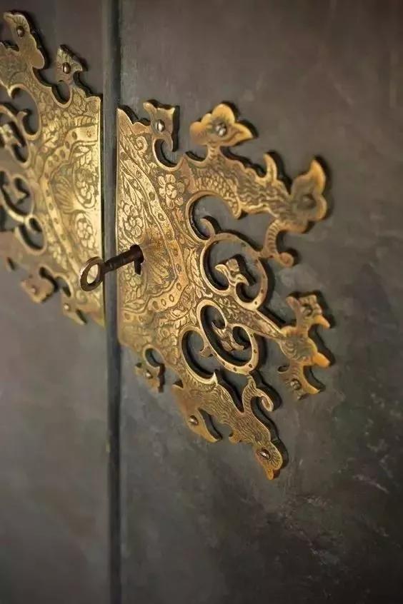 从前的锁好看钥匙也精美,从前的锁好看钥匙也精美什么意思