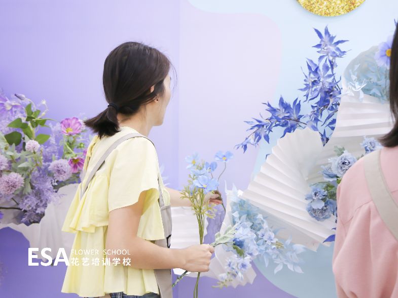 婚礼花艺培训课程,蓝紫色花艺设计效果图片