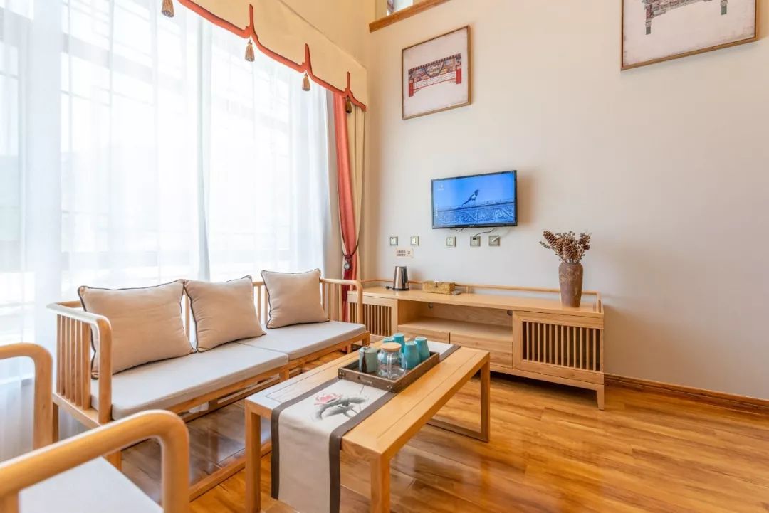 秋景徒步、汗蒸唱K,吃满族特色二八席,最适合团建的怀柔秘境