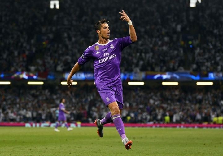 c罗皇马时期泡面头紫色球衣,c罗2017年欧冠决赛泡面头