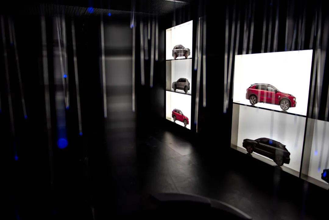 国产家轿不将就，现场堪比迪士尼，北京车展除了新车还看些啥？