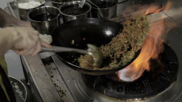 只卖一碗饭,卖炒饭一碗能赚多少钱