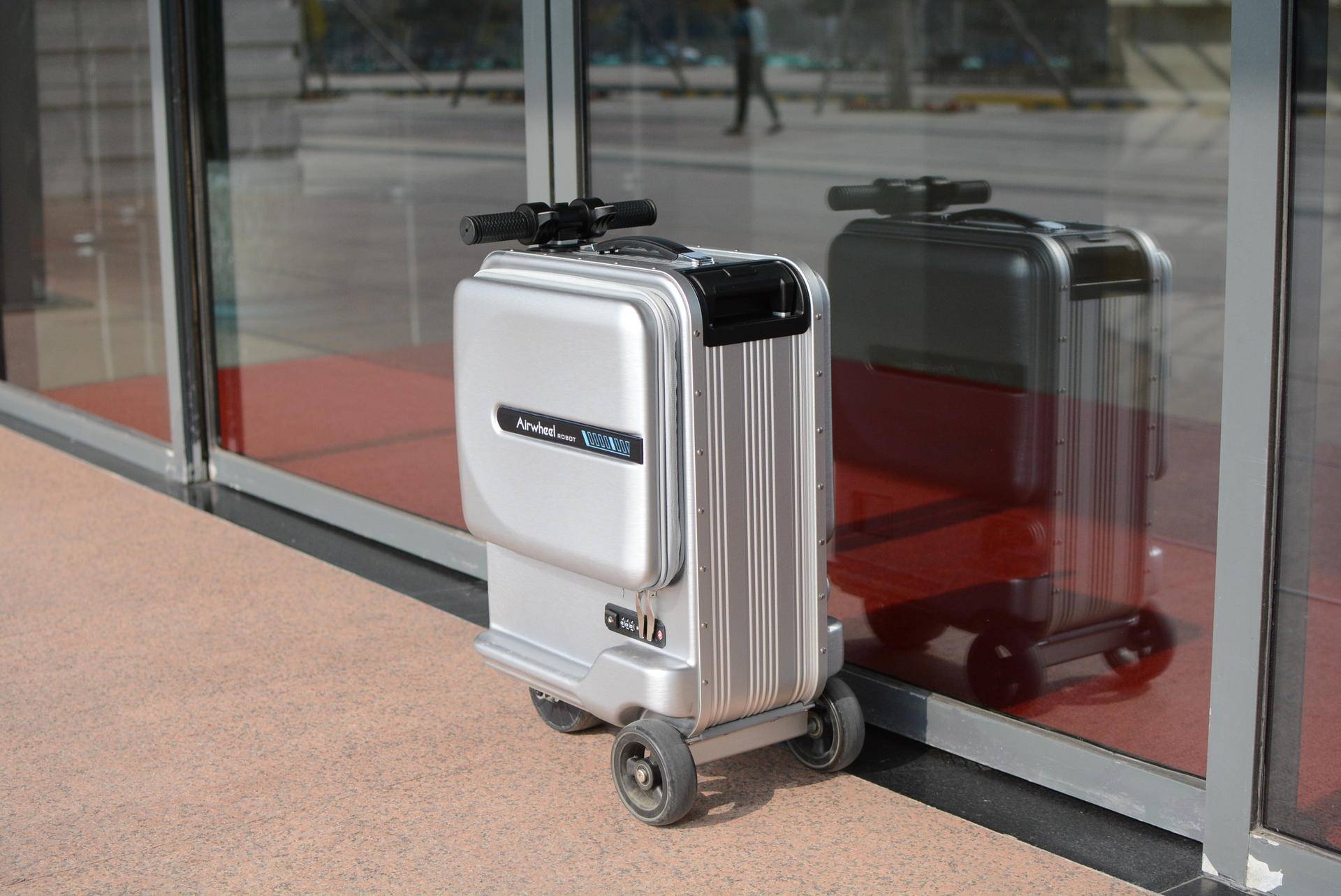 爱尔威电动行李箱开箱,爱尔威电动车行李箱