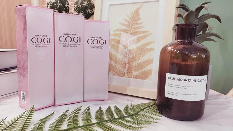 高姿美白补水套装评测，清爽淡淡幽香，适合学生*党**