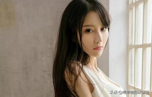 了解男女两性之间暧昧的表现,怎么分辨女友和人搞暧昧