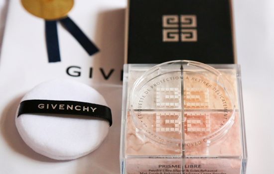 脸油光满面散粉推荐,十款平价散粉让你告别油光满面