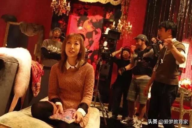 亚洲最狂野女导演，一年出3部新片，半个演艺圈为她站台