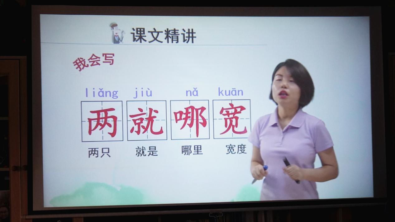 轰天炮投影仪a1ws投影效果怎么样,轰天炮智能投影