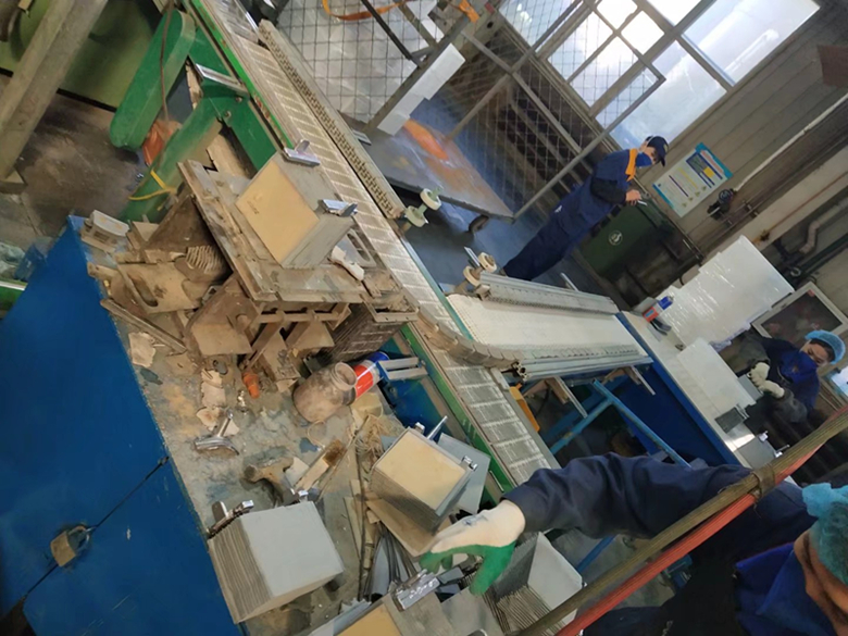 铅酸电池断格怎么修复,电池修复过程中断开如何再次修复