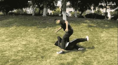 3个武行决定干自媒体，拿下7000万点击后，更穷了