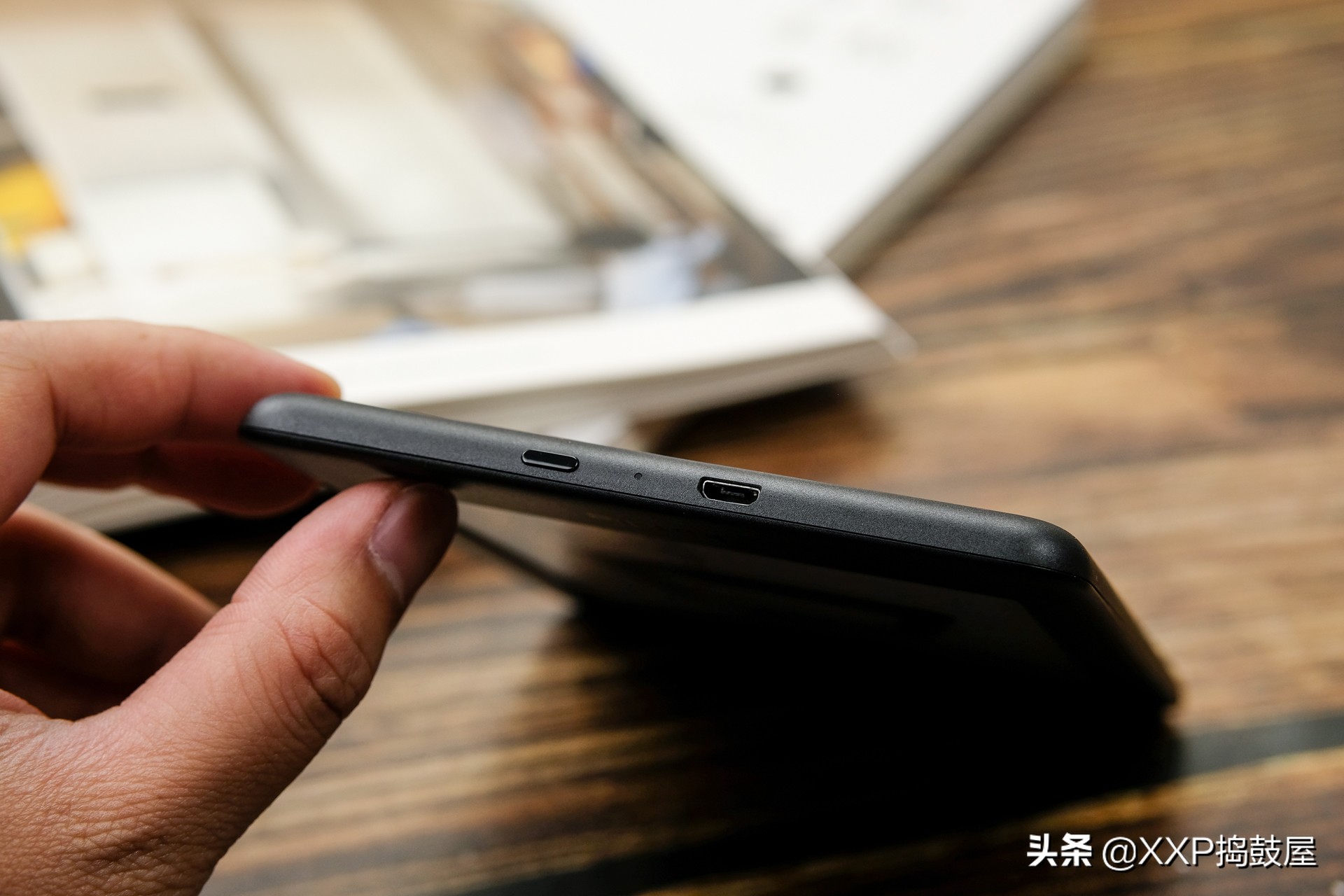 让它成为你的随身图书馆：Kindle电子书阅读器青春版