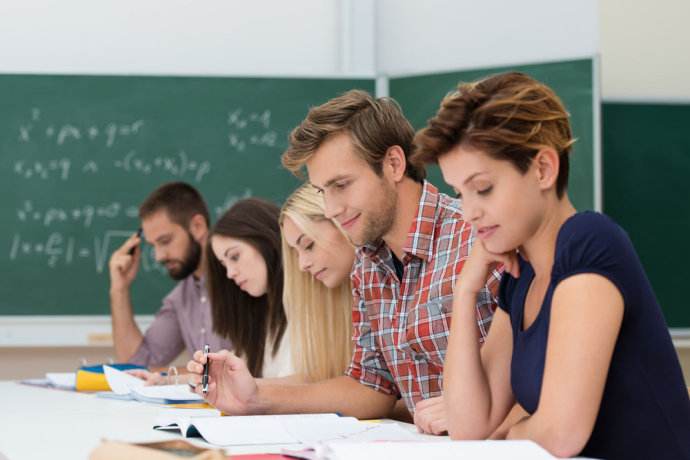 申请出国留学文书材料包括什么,出国留学需要撰写哪些文书