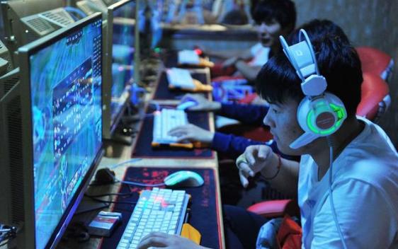 17岁高中生老想吐怎么了,17岁中学生呕吐去世