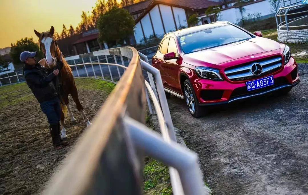 1.3升的排量对得起三叉星徽标么？试驾奔驰GLA2004MATIC