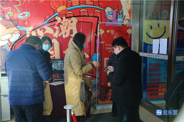 致敬坚守战位的人民子弟兵,致敬抗役一线的英雄们