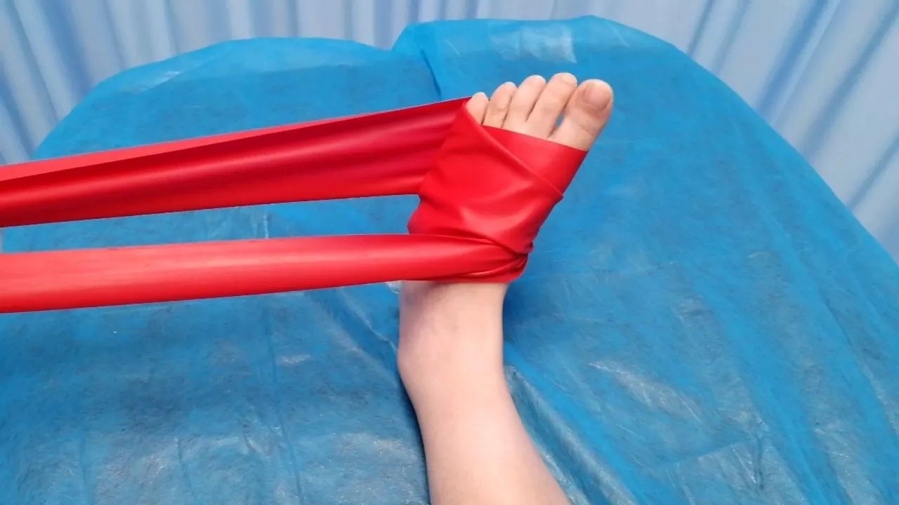 崴脚不当回事小心遗憾终生,莫把崴脚当小事