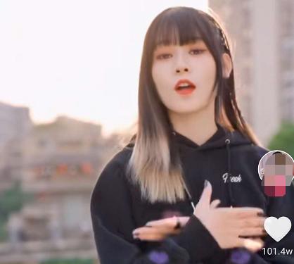 火遍全网的“小魔女”：一年涨粉1000万，学会3个技巧很重要