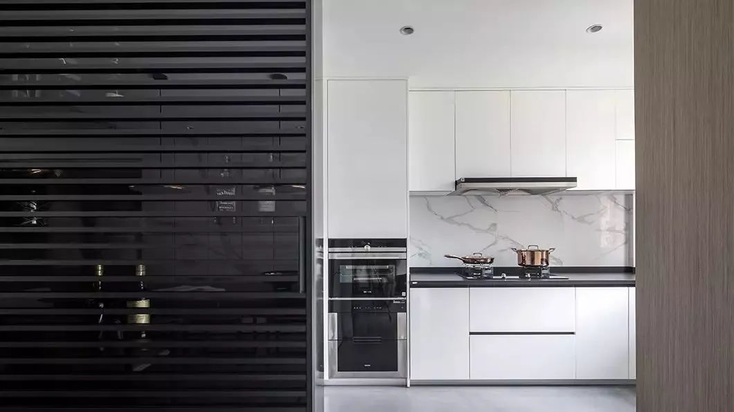 铝合金百叶隔断木饰面,百叶木饰面推拉门