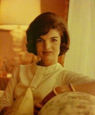 她是全美国女人的偶像,首婚嫁给最高权力者,二婚嫁给世界首富