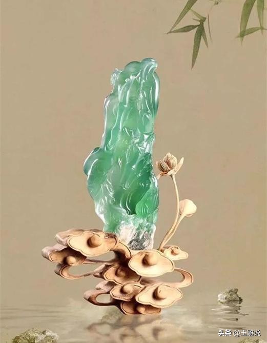 有裂的翡翠不可怕，只要设计题材好，雕工处理好，照样出精品