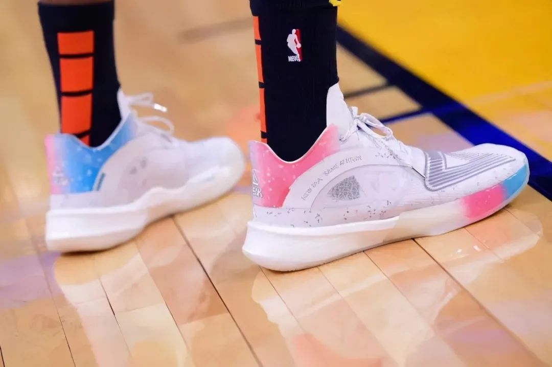 匹克大三角和全城9v2,匹克大三角和全城9对比