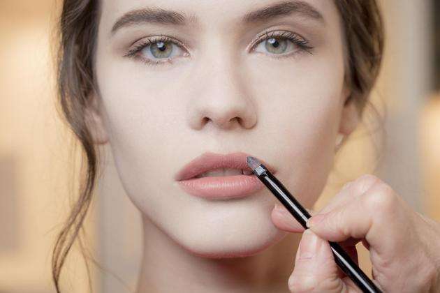 口红掉色怎么办有什么妙招,口红掉色了怎么补救小技巧