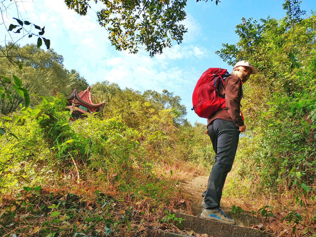 温暖舒适轻盈灵活——阿迪达斯HYBDSTRPTWT18男子户外长裤测评