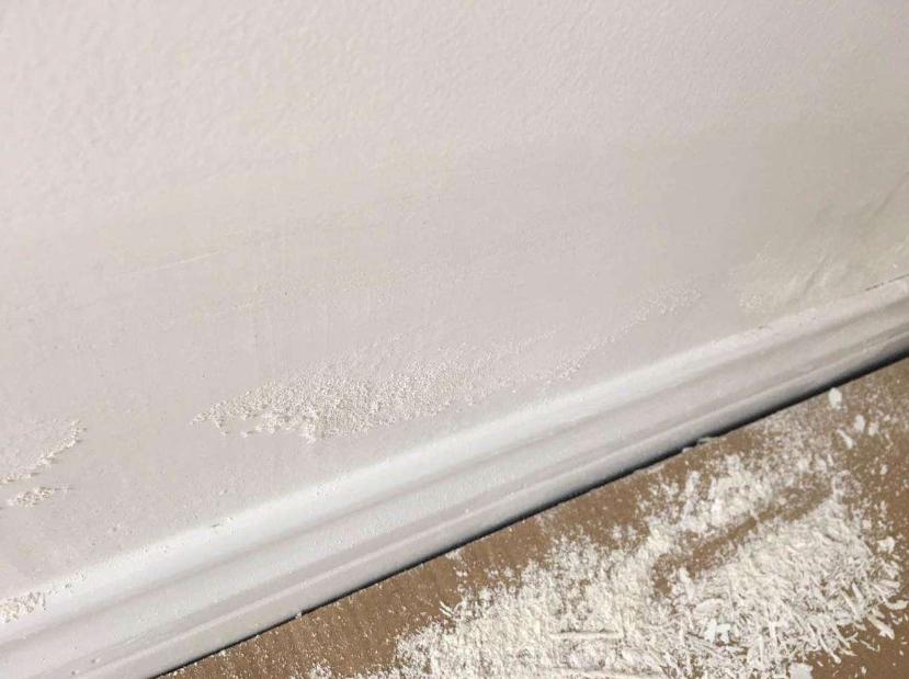 房子装修墙面返碱怎么办,新房装修反碱怎么处理