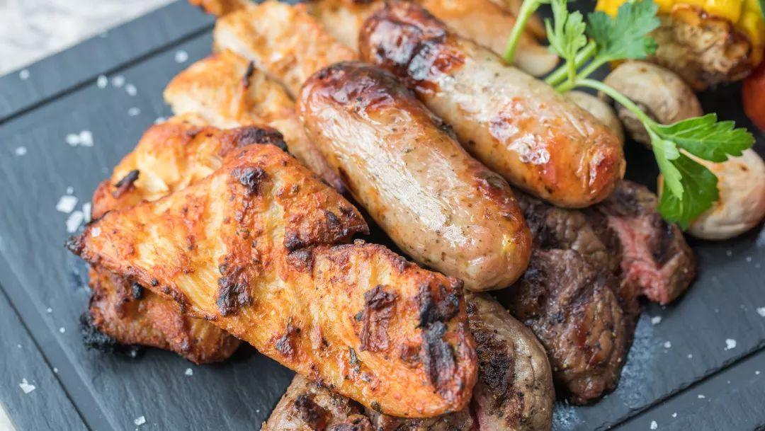 一挤就爆奶的超薄0.1pizza，被外国朋友吹上天