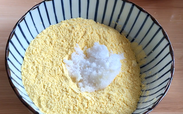 用电饭锅和玉米面怎么做面包,玉米面最好吃做法