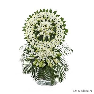 花圈挽联需要写什么名字,花圈怎么写挽联和称呼
