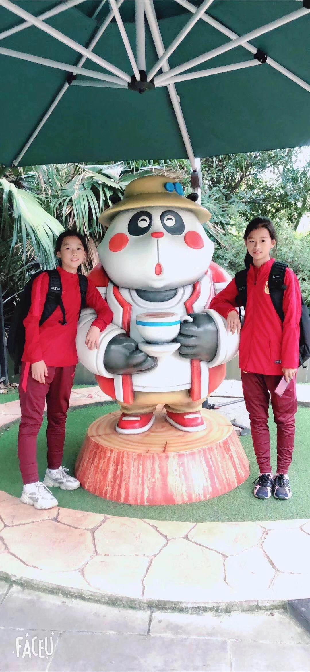 从根伟俱乐部走出来的国少小姑娘