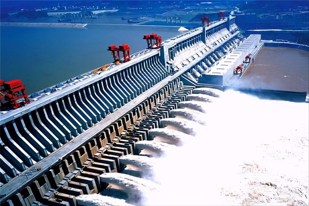 电发出来不用是不是就浪费了,电可不可以反复利用