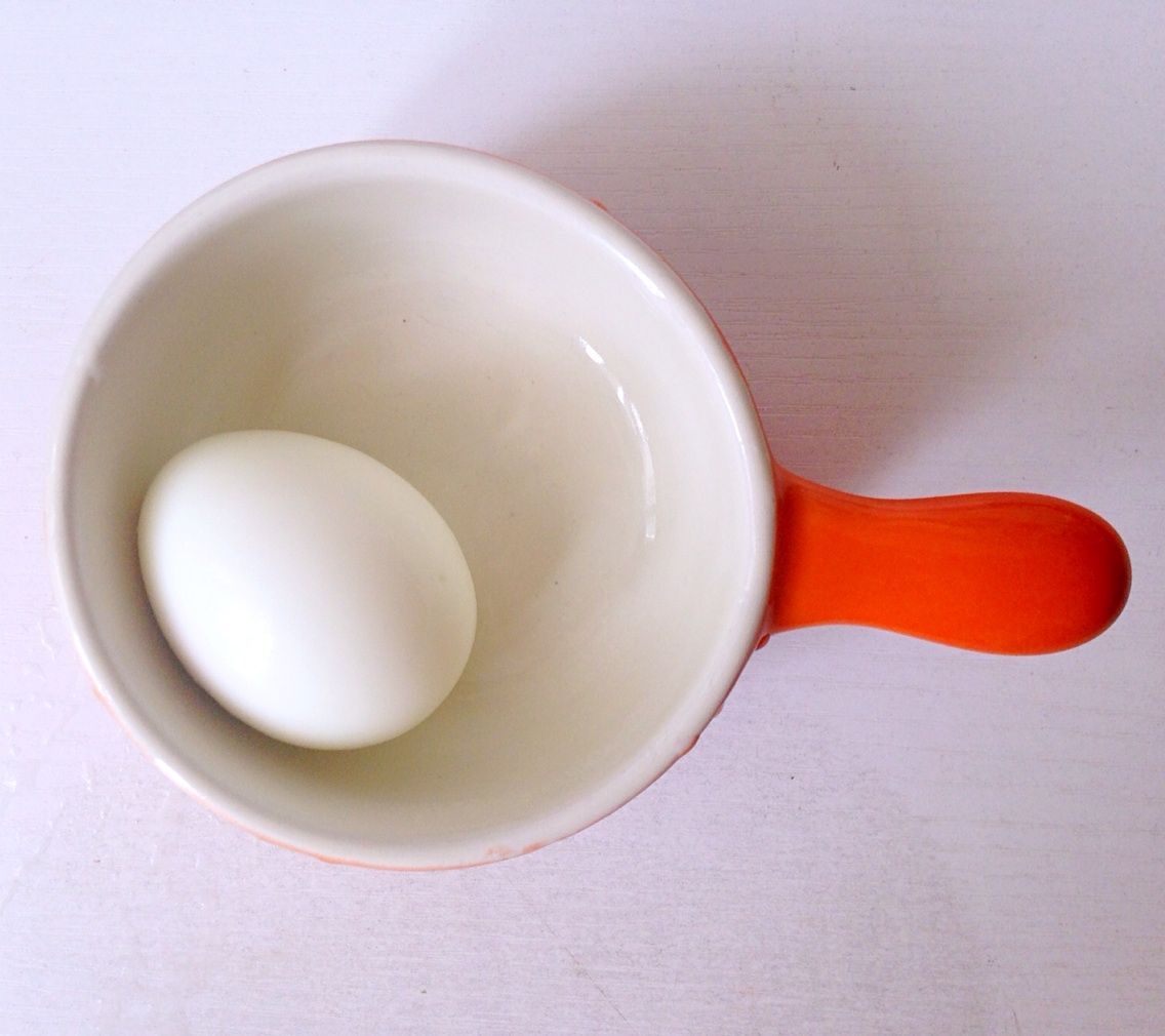 怎样分别人造鸡蛋和真正的鸡蛋,超市里卖的鸡蛋是人造鸡蛋吗