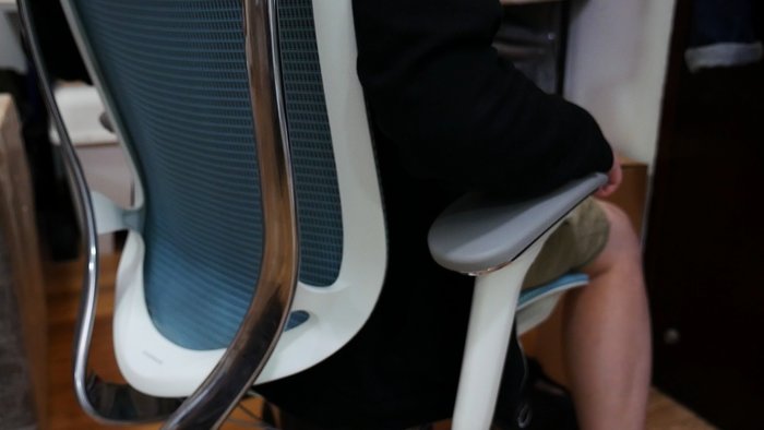 这把“无间道”椅凭什么敢卖到过万冈村Contessa2代