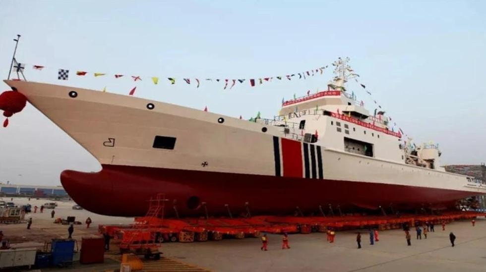 航母是怎么拉到海里,航母是如何下水的