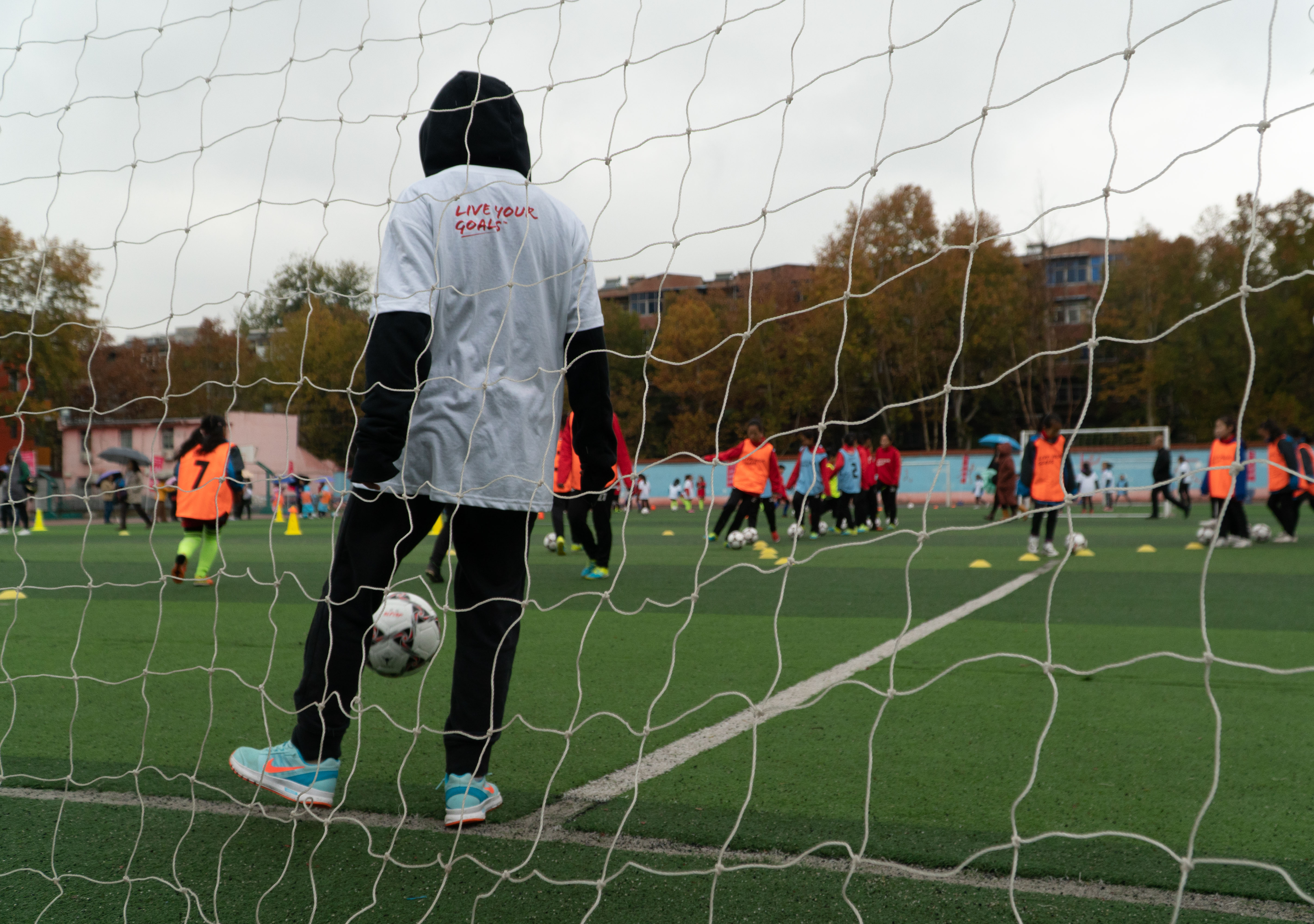 中国第一支女子足球队在陕西西安,陕西西安女足顺利晋级第二阶段