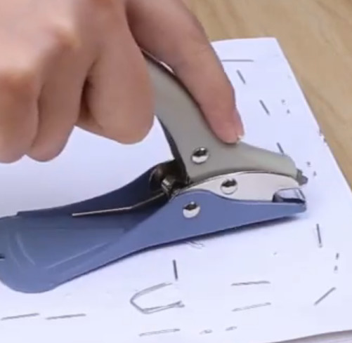 办公专用台式订书机,省力订书机办公专用