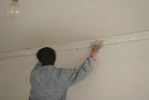 自己装石膏线怎么粘会比较牢固,石膏线如何粘毛坯墙
