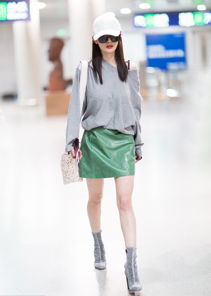 大幂幂穿搭技巧,大幂幂西装皮裤