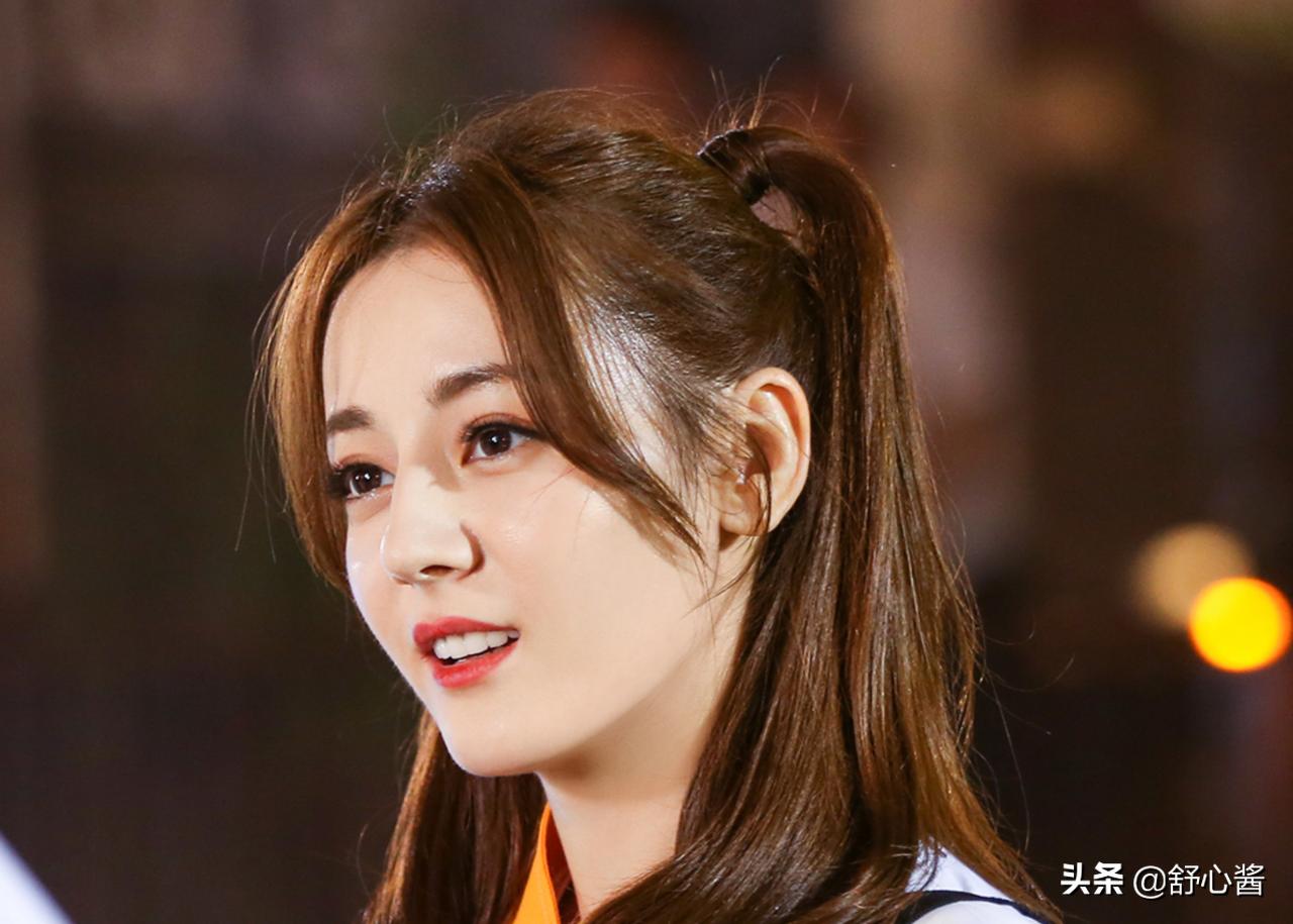 极限挑战张艺兴迪丽热巴蒙眼游戏,极限挑战迪丽热巴张艺兴短视频