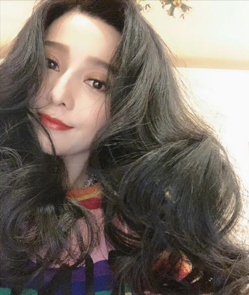 周洁琼发型胎毛刘海,摘假发片周洁琼